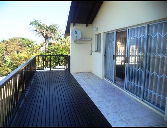 2 BEDROOM TOWNHOUSE FOR SALE IN MARGATE BEACH